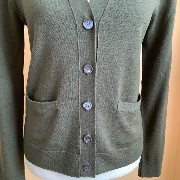 J. CREW Olive Green Merino Wool Cardigan Sweater Size M - Picture 5 of 14